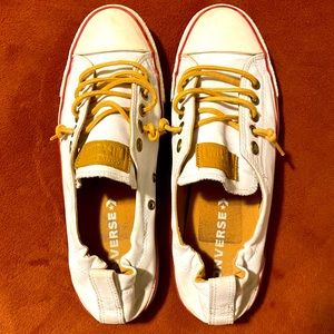 Converse Women- White leather Size11